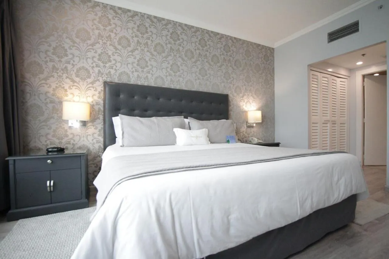 Aparta Hotel Torres de Suites Quito 0*,