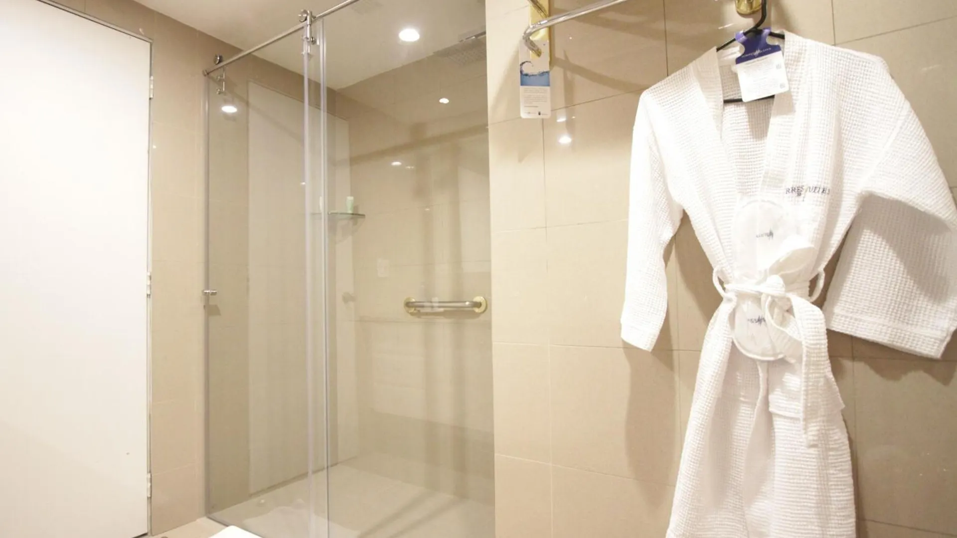 Apartamento Aparta Hotel Torres de Suites Quito