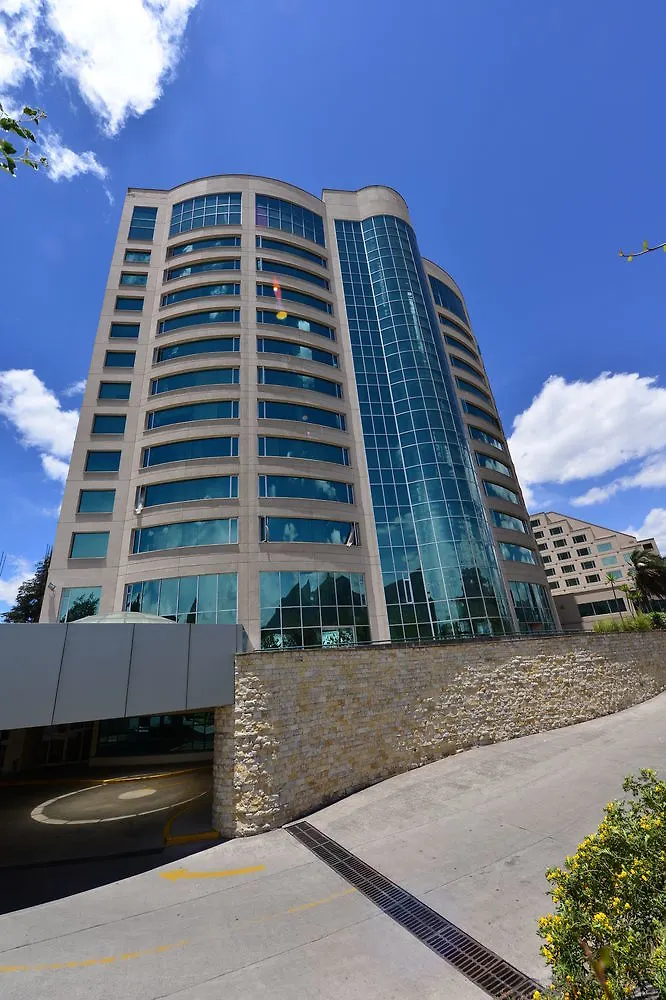Aparta Hotel Torres de Suites Quito 0*,