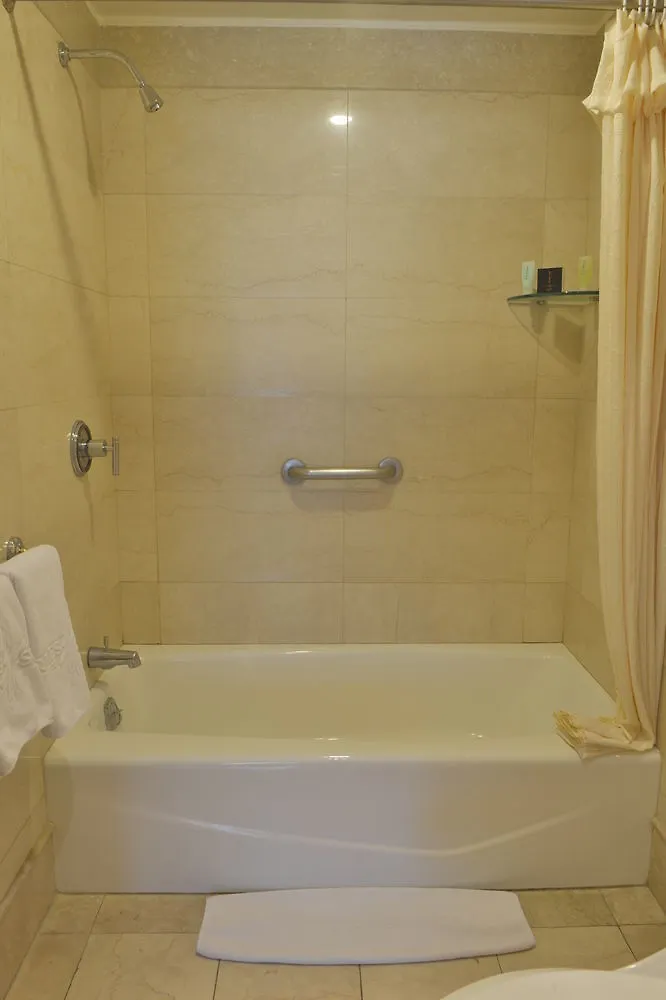 Aparta Hotel Torres De Suites Quito Apartment
